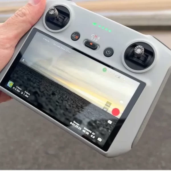 DJI RC ES CUENTA CON UNA PANTALLA TACTIL ULTRA BRILLANTE